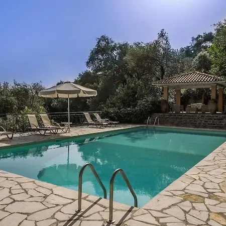 Christina Pool And Sea Views, Nissaki, Kaminaki Katávolos