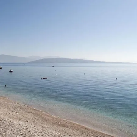 Christina Pool And Sea Views, Nissaki, Kaminaki Katávolos