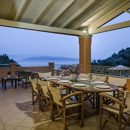 Christina Pool And Sea Views, Nissaki, Kaminaki Katávolos